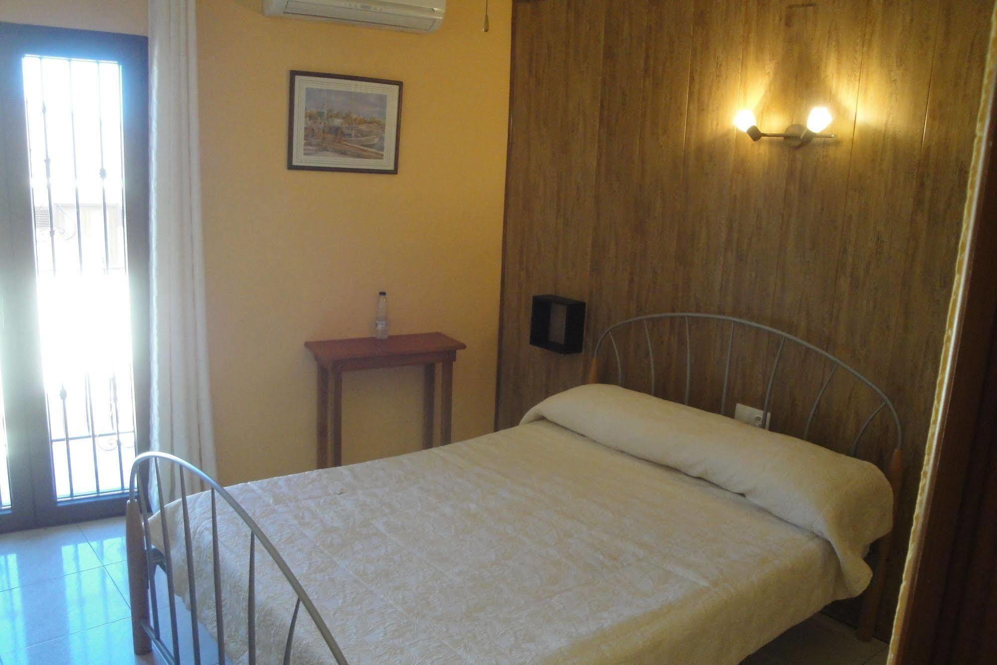 Hostal Cristina Denia Dış mekan fotoğraf
